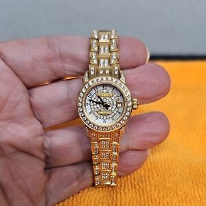 CROTON SWISS AUTOMATIC GOLD TONE CRYSTAL EMBELLISHED WATCH BFPM-02-012
